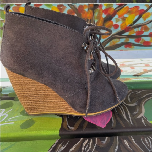 Meet your Posher, Giselle - Picture 3 of 9